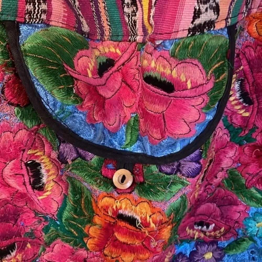 Multicolor Floral Guatemalan Artisan Handmade Crossbody With‎ Zipper